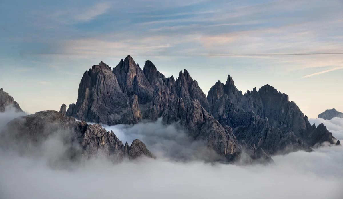 Top trendy w makijażu na nadchodzący sezon — kolory i techniki